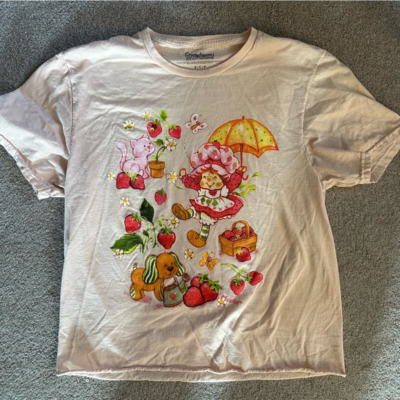 Tops - Strawberry Shortcake tshirt